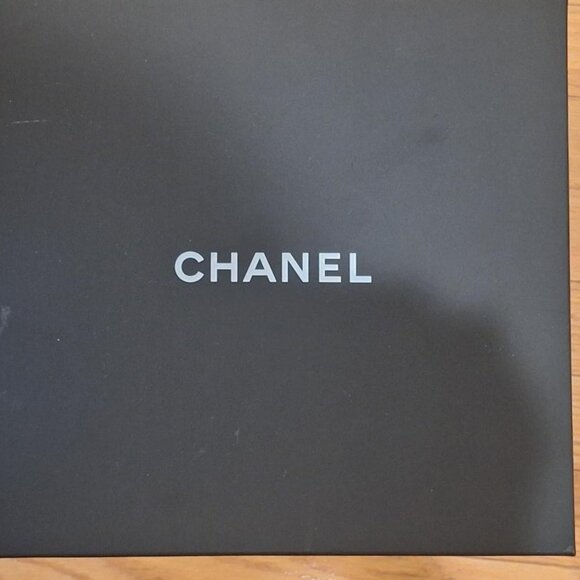 Lot of CHANEL Magnetic Empty Boxes W/Ribbon,Flower, Tissue Paper & Shopping Bags - Picture 3 of 6